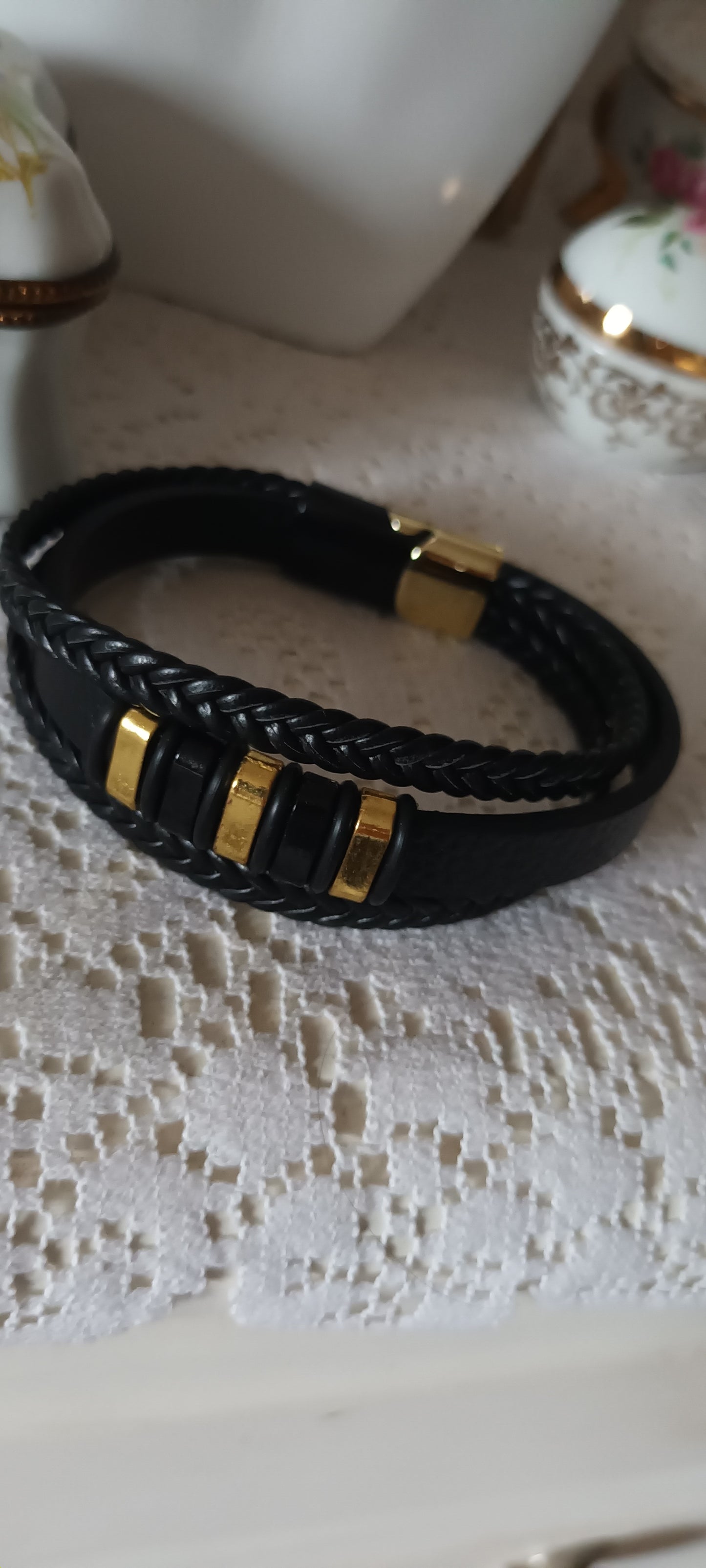 Bracelet homme trois rangs noir et doré