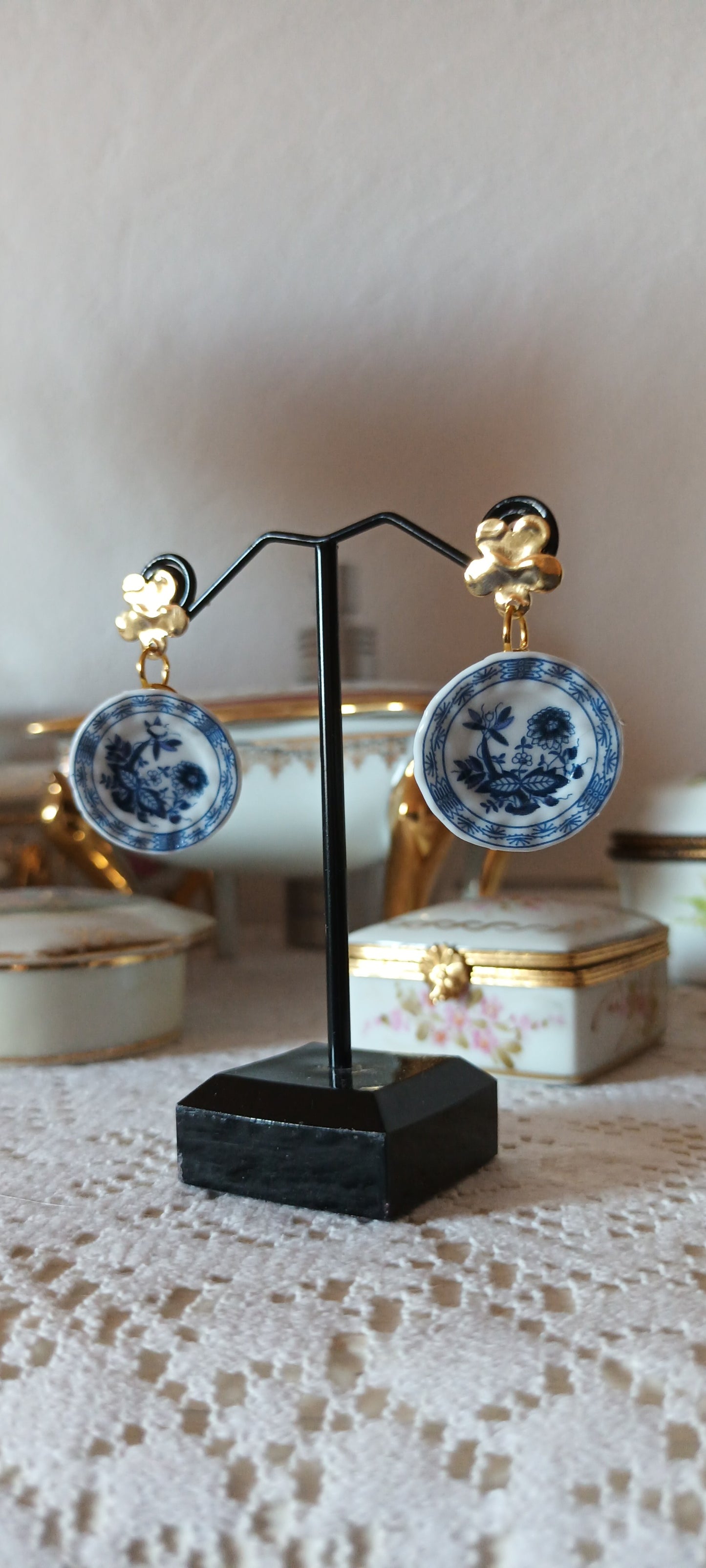 boucles d'oreilles ronde assiette en céramique miniature bleue