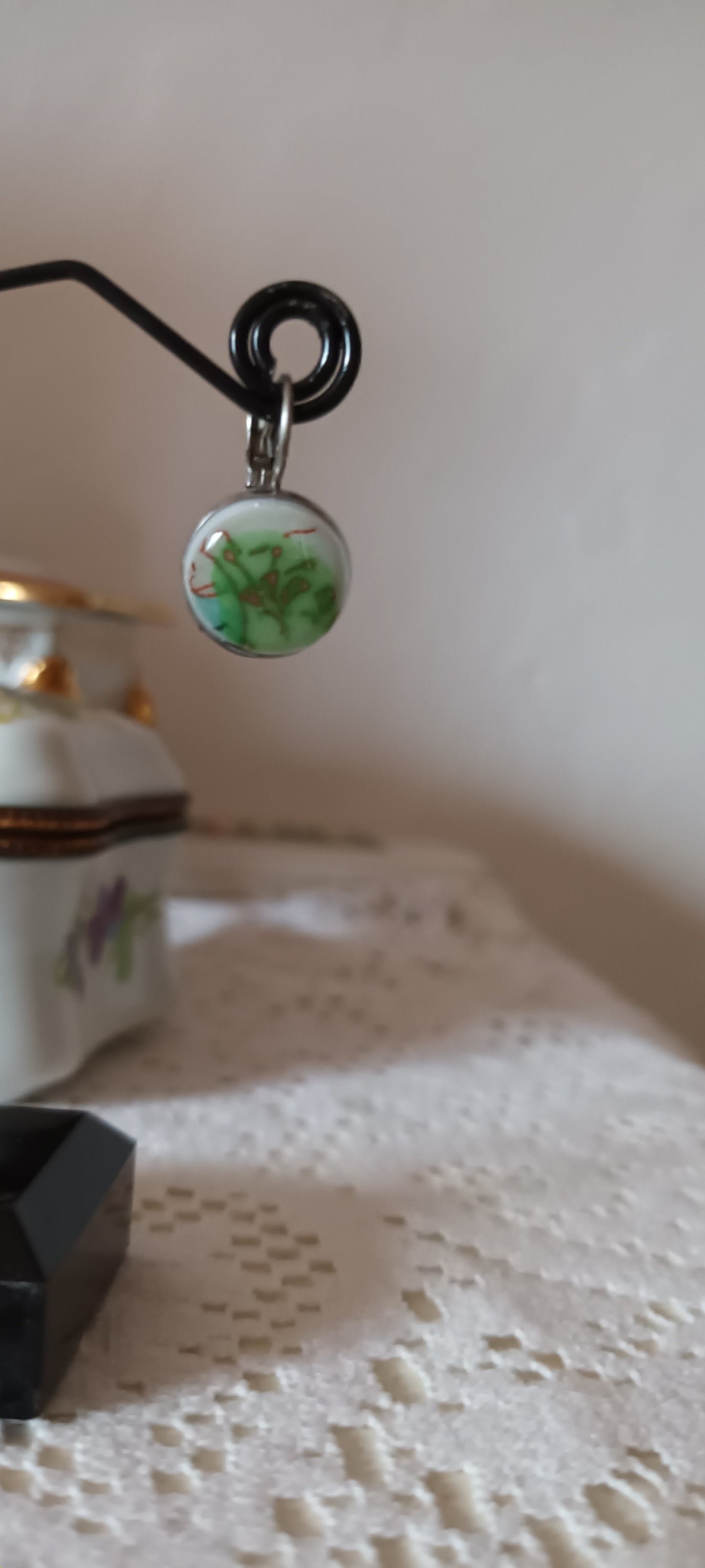 boucles d'oreilles en porcelaine de chine avec motifs