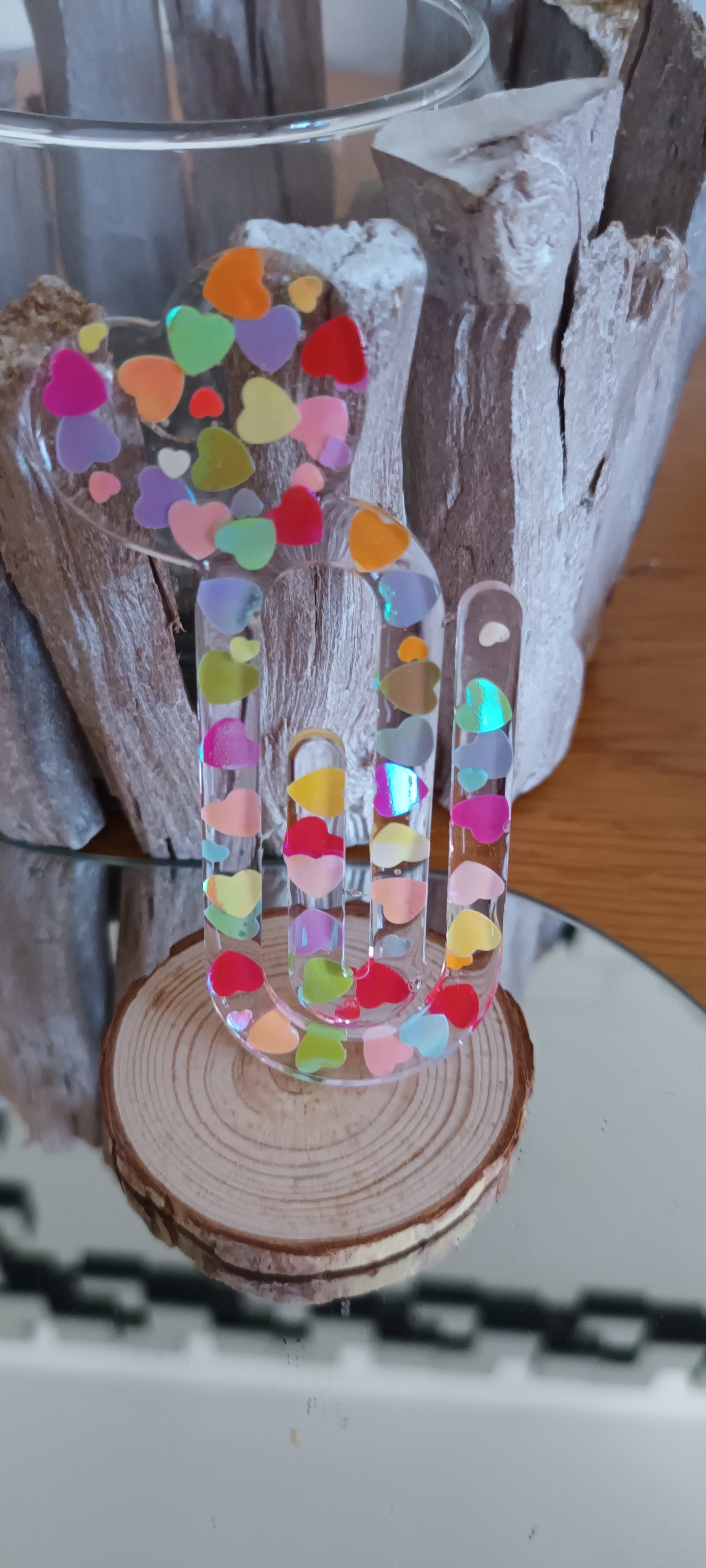 Marque page en résine en forme de trombone cœur