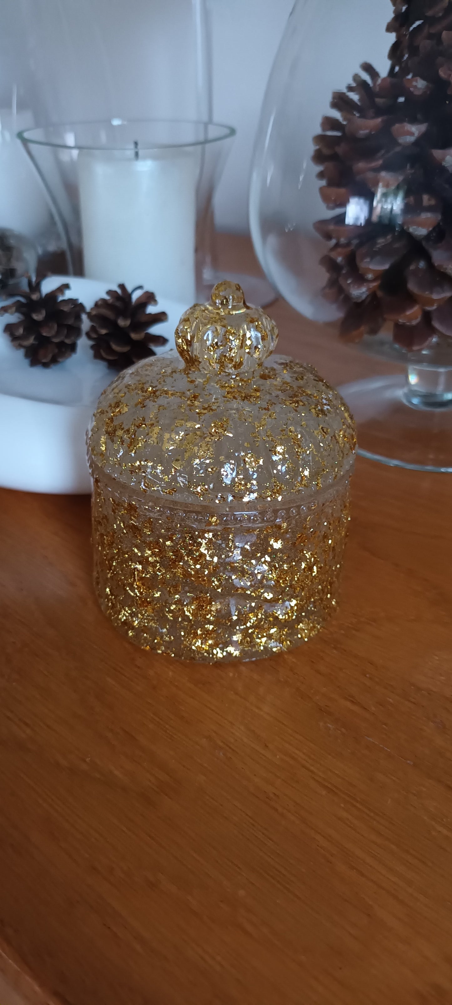 Boite à bijoux en résine et feuilles d'or véritable