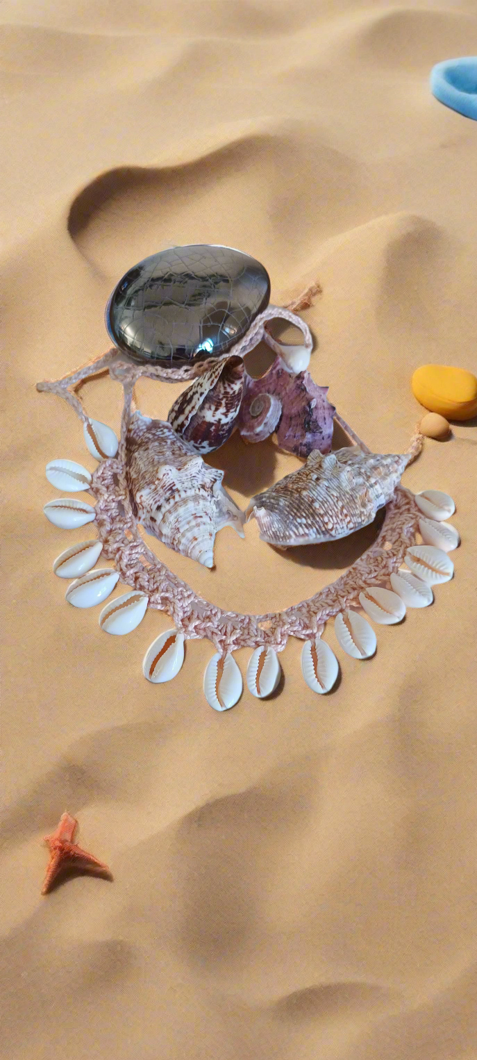 collier en coquillages véritables, crocheter mains en coton couleur beige