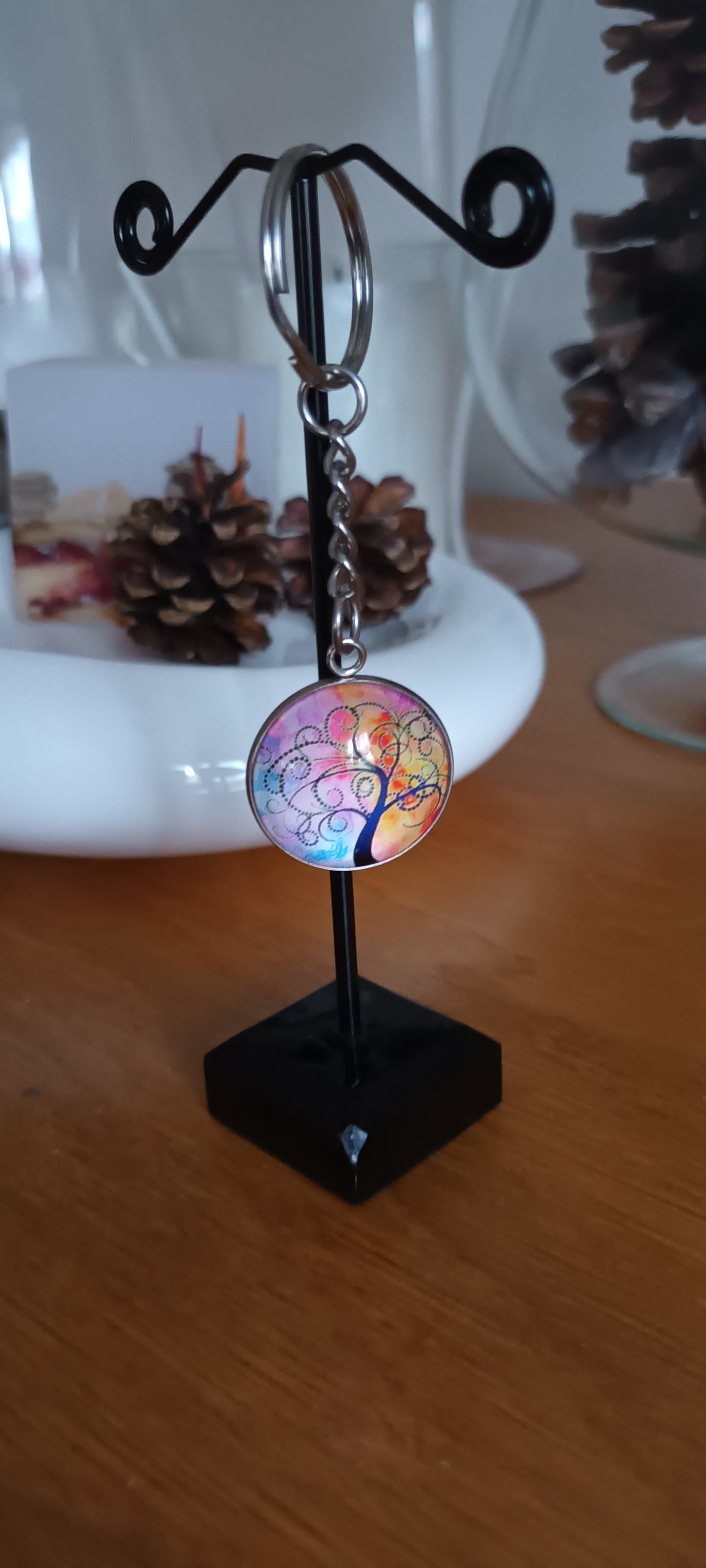 Porte clés en cabochon de verre , arbre de vie multicolore