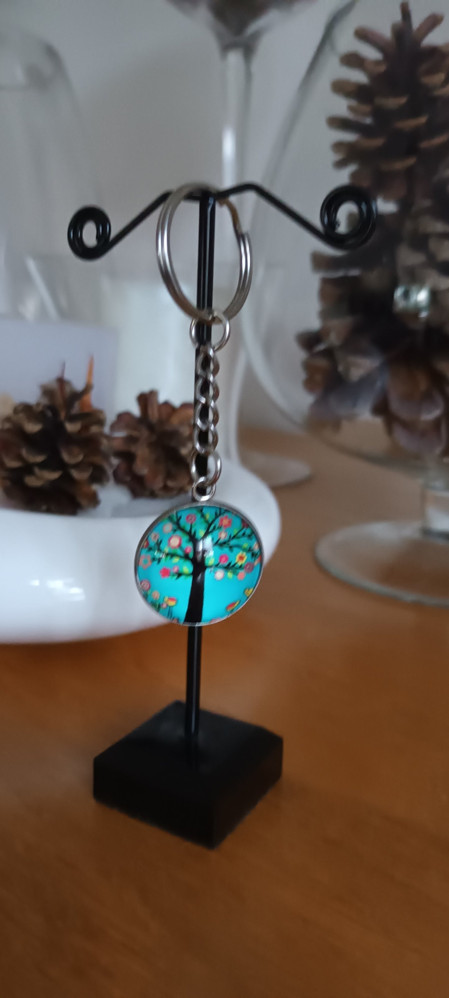 Porte clés en cabochon de verre , arbre de vie multicolore