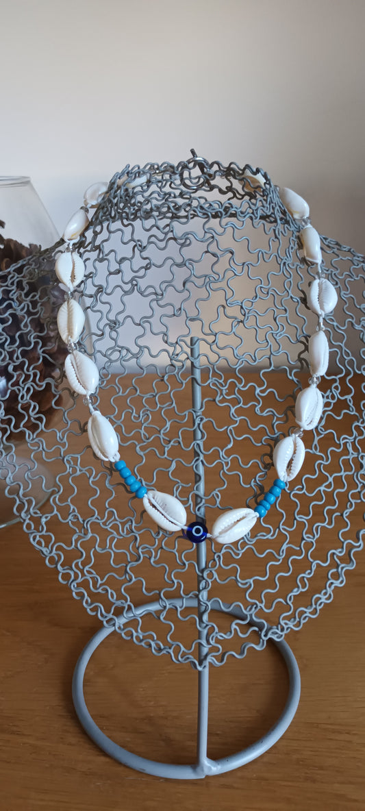 Collier Coquillages ,œil de protection, et petites perles de verre