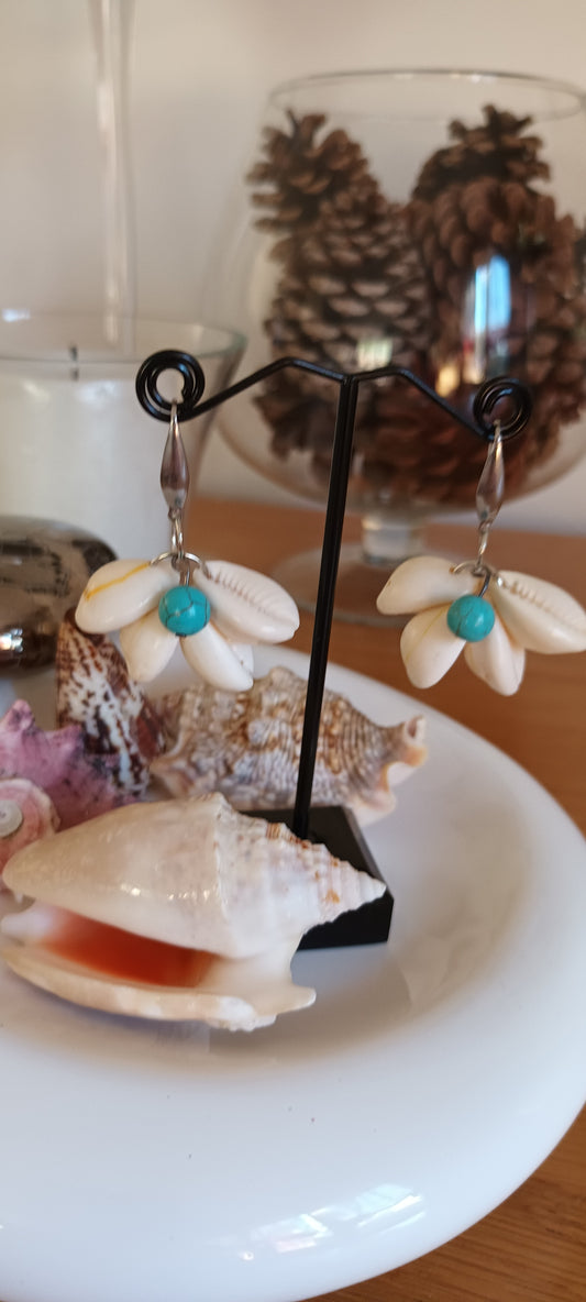 Boucles d'oreilles en coquillages demi fleurs cœur en pierre de turquoise bleu