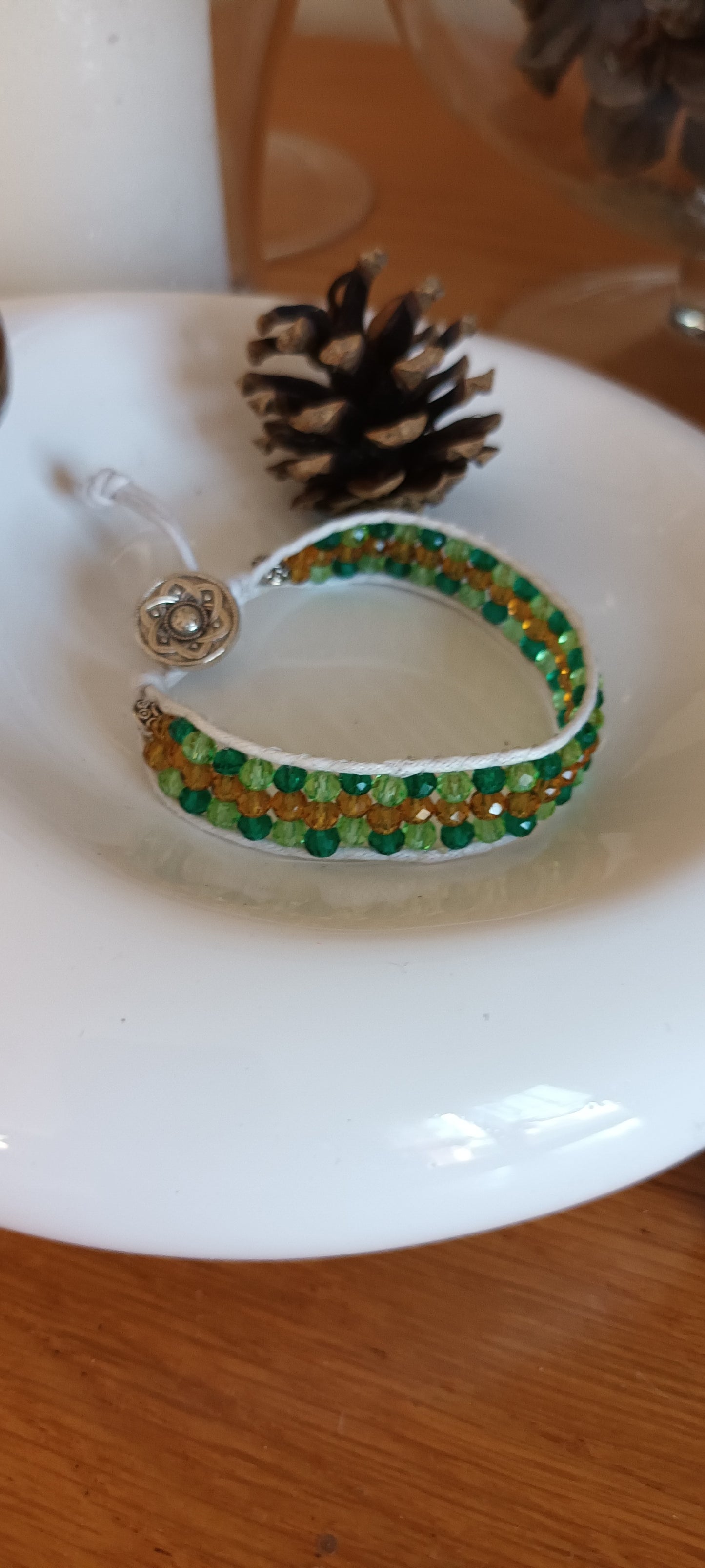 bracelet en perles de verre ,tisser mains création unique, vert et ocre jaune