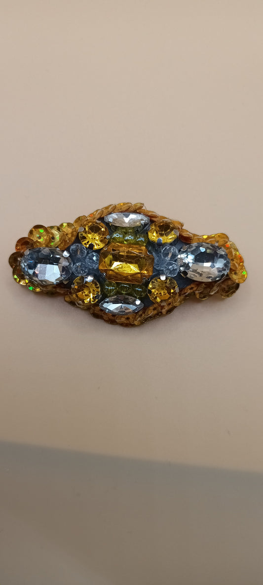 Broche en strass de verre jaune et transparent , création unique ,fait mains