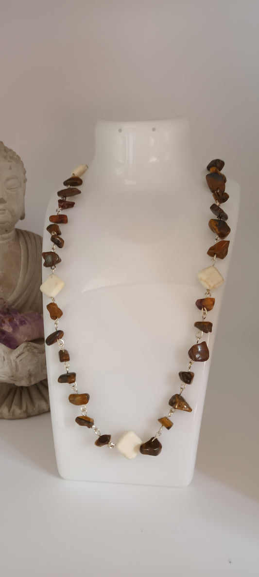 Collier sautoir  en pierre semi précieuses, œil de tigre et mélusine