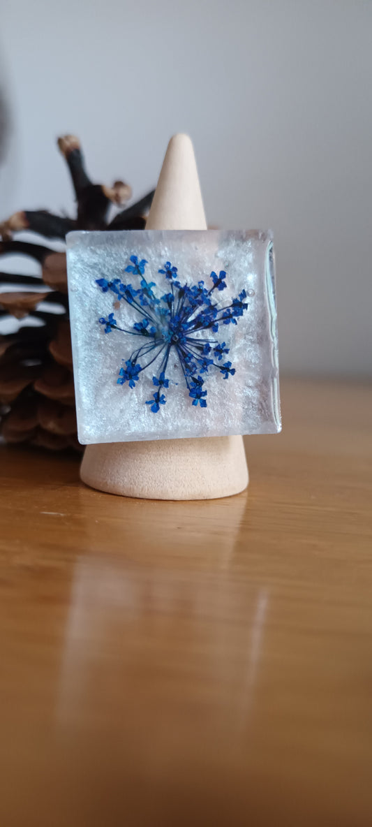 Bague en résine fleur séchée