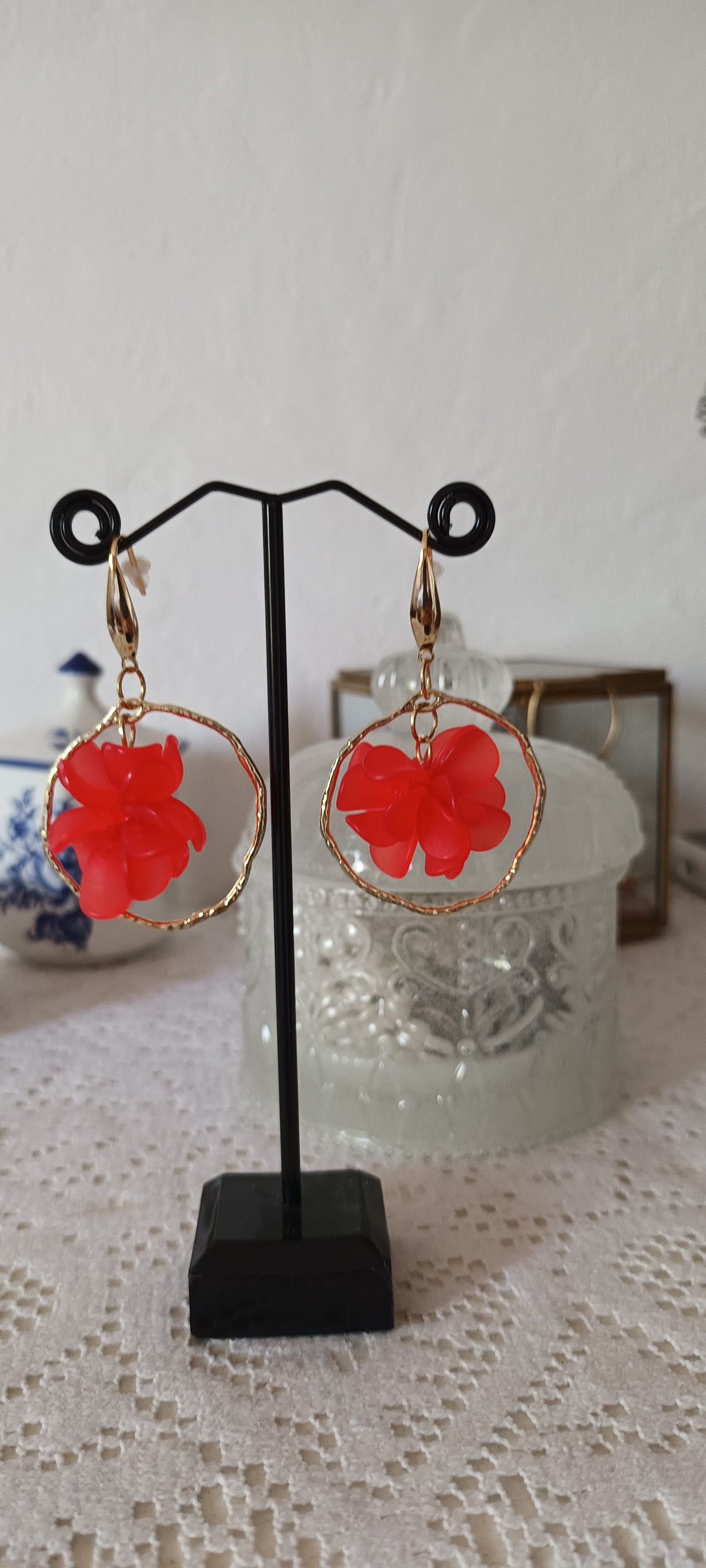 Boucles d'oreilles fleurs acrylique rouge