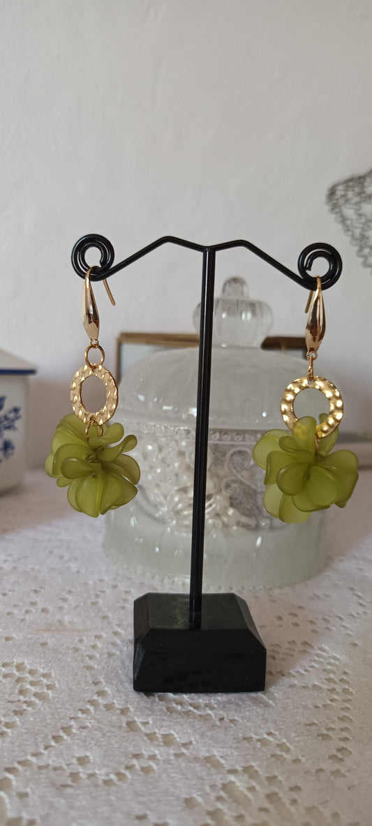 Boucles d'oreilles fleurs acrylique vert