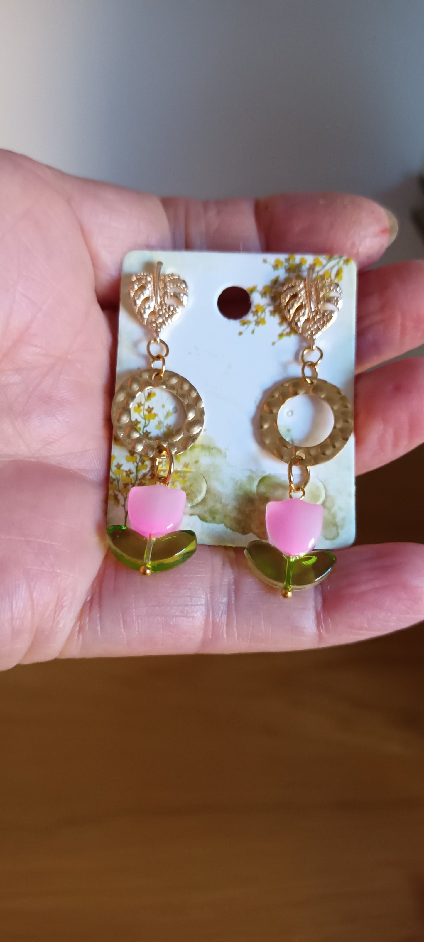 Boucles d'oreilles tulipes en verre rose