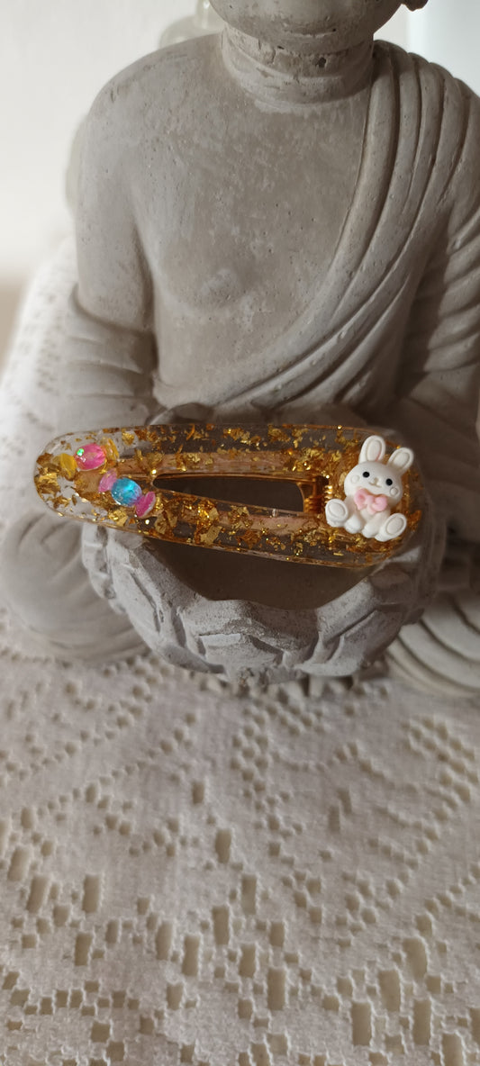 Barrette en résine lapin et  inclusion de feuilles d'or