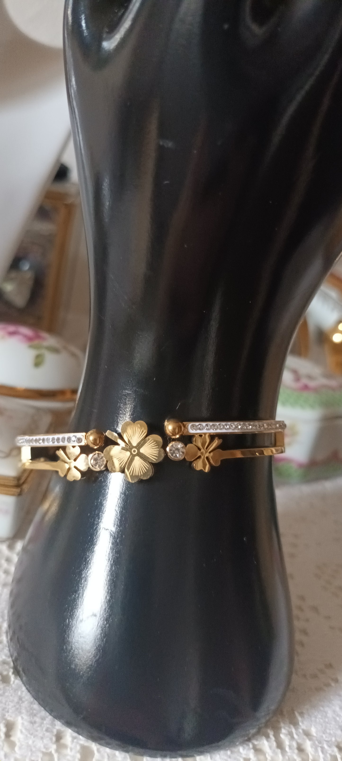 Bracelet jonc de luxe trèfle à quatre feuilles et strass scintillant ,doré