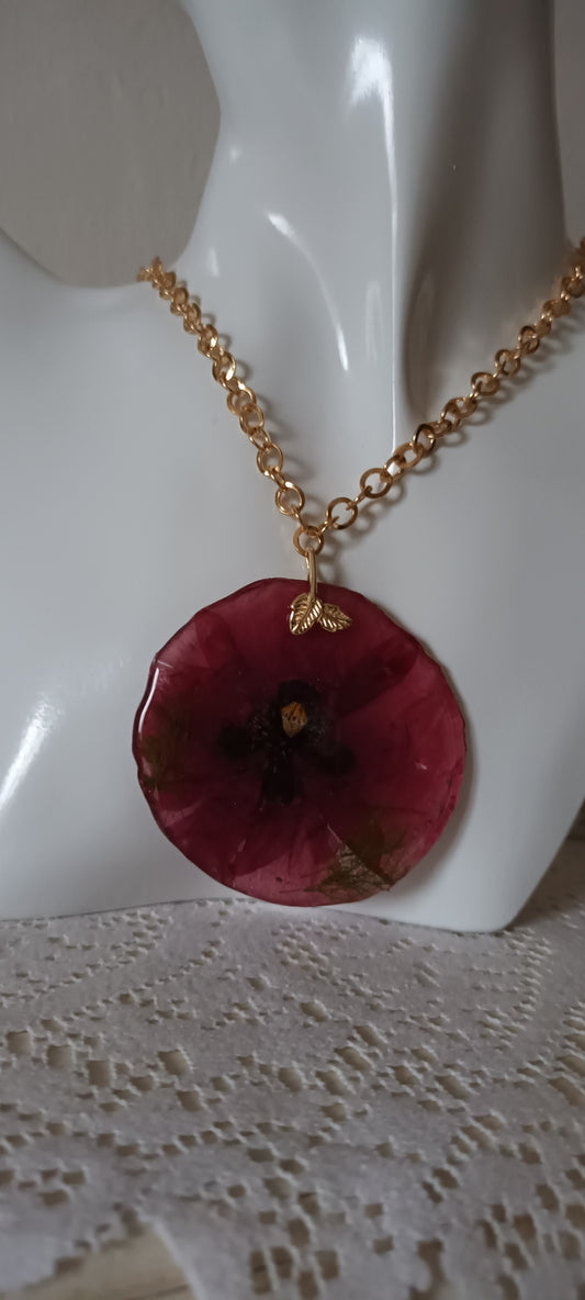collier en résine véritable coquelicot pressée