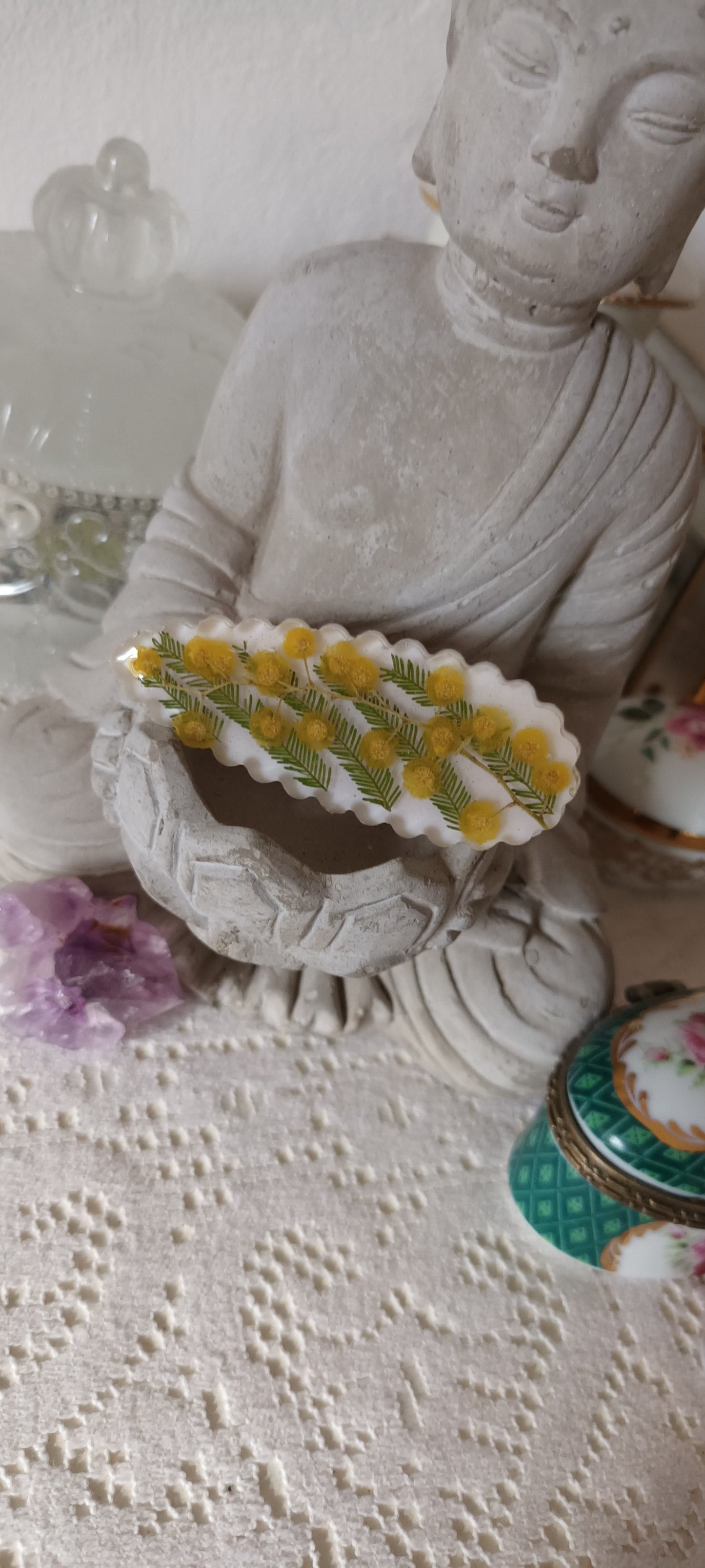 Barrette en résine mimosas séchée ovale