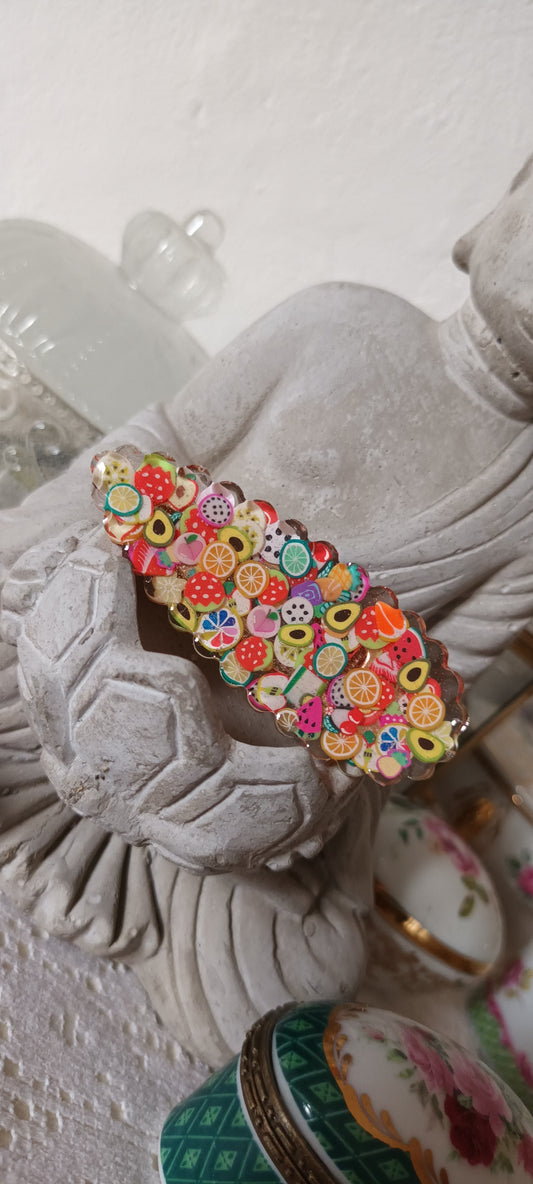 Barrette en résine inclusion de petits fruits acrylique