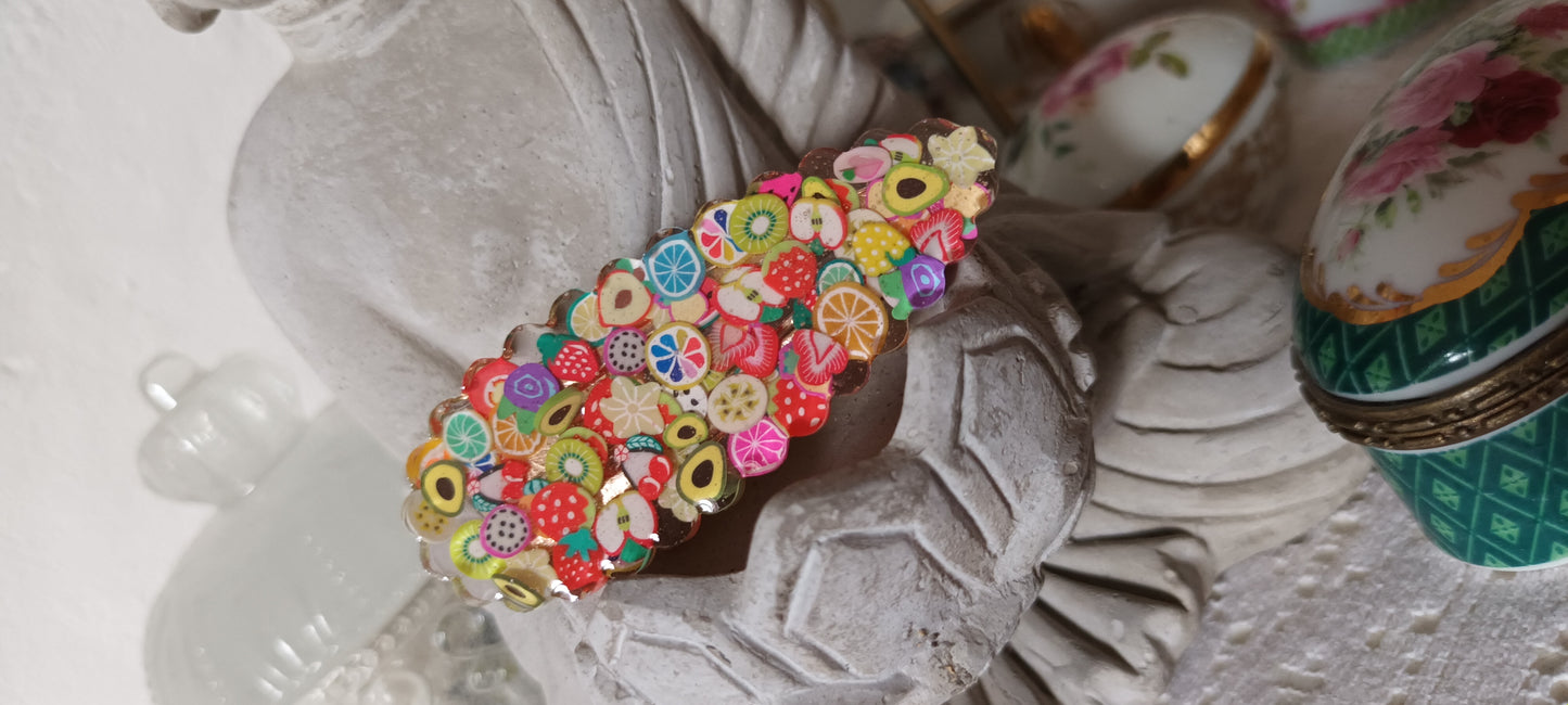Barrette en résine inclusion de petits fruits acrylique