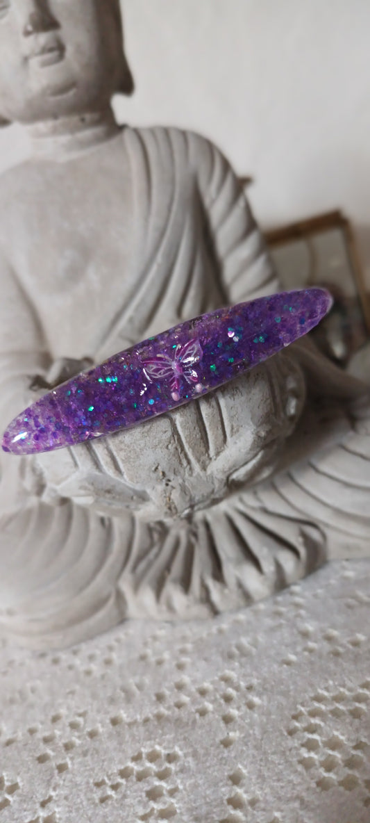 Barrette ovale en résine inclusion paillettes violet