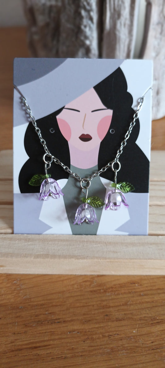 Collier trois clochettes en verre  mauve transparent