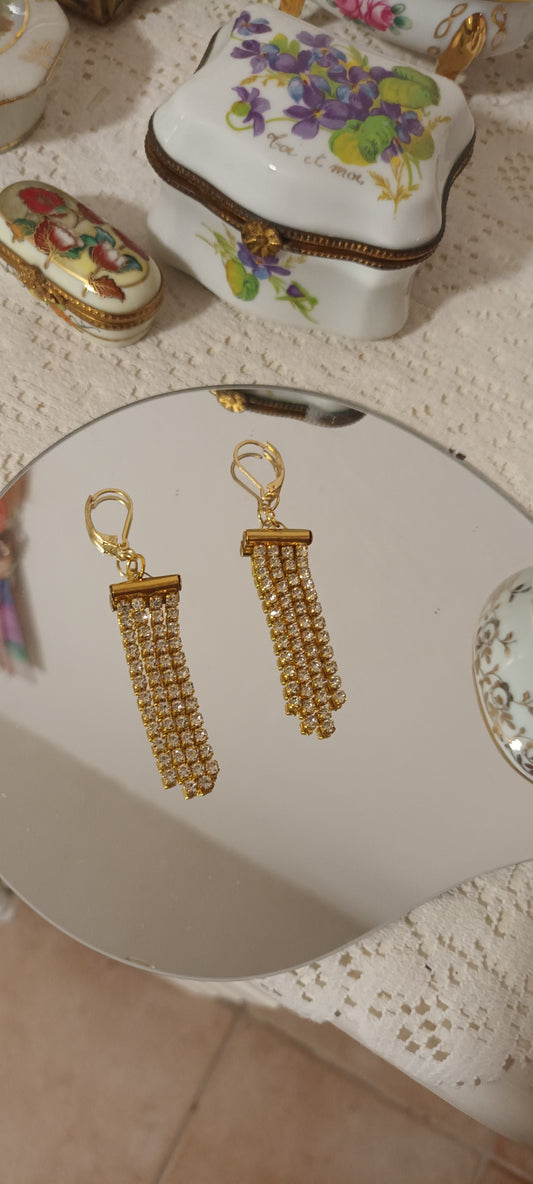 Boucles d'oreilles pendantes en strass fait mains dorées