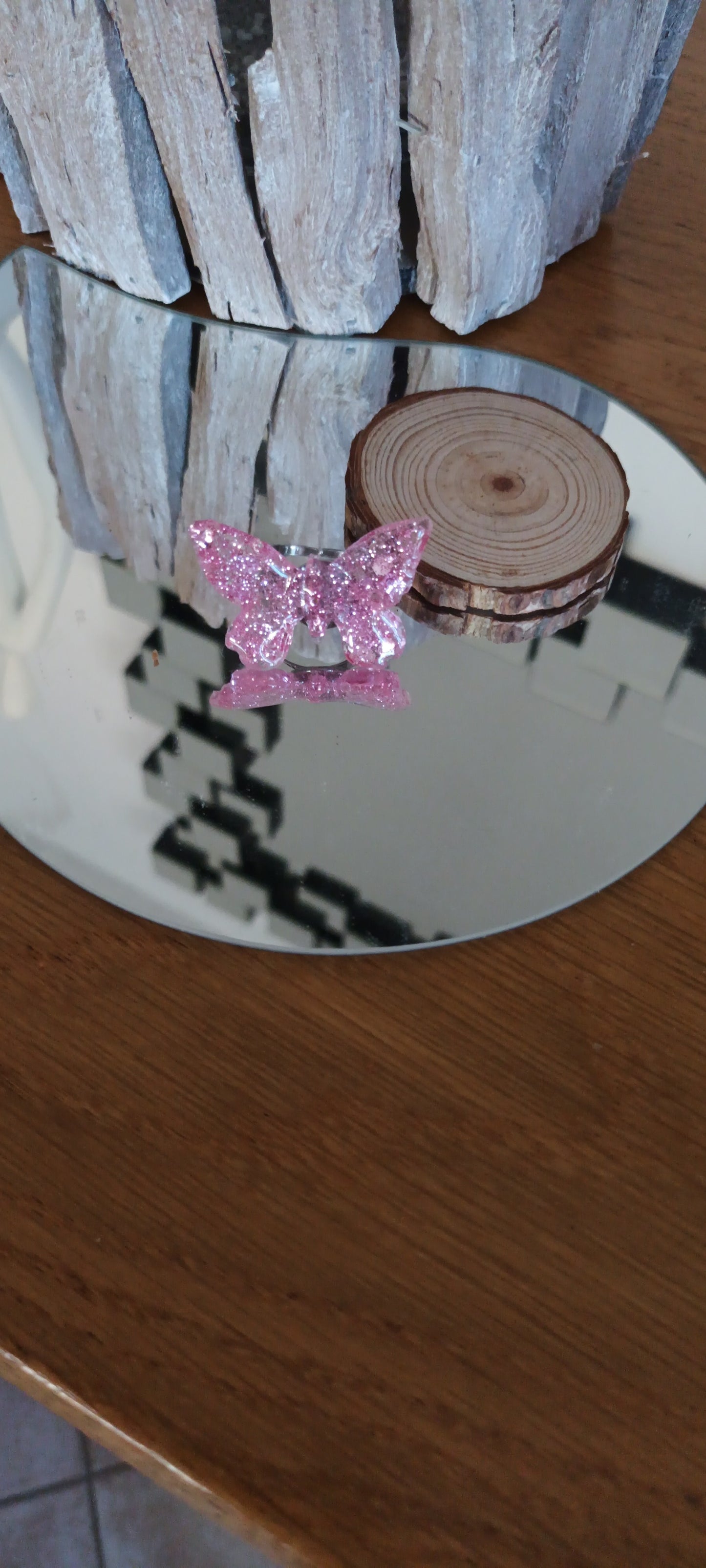 Bague papillon rose paillettes en résine