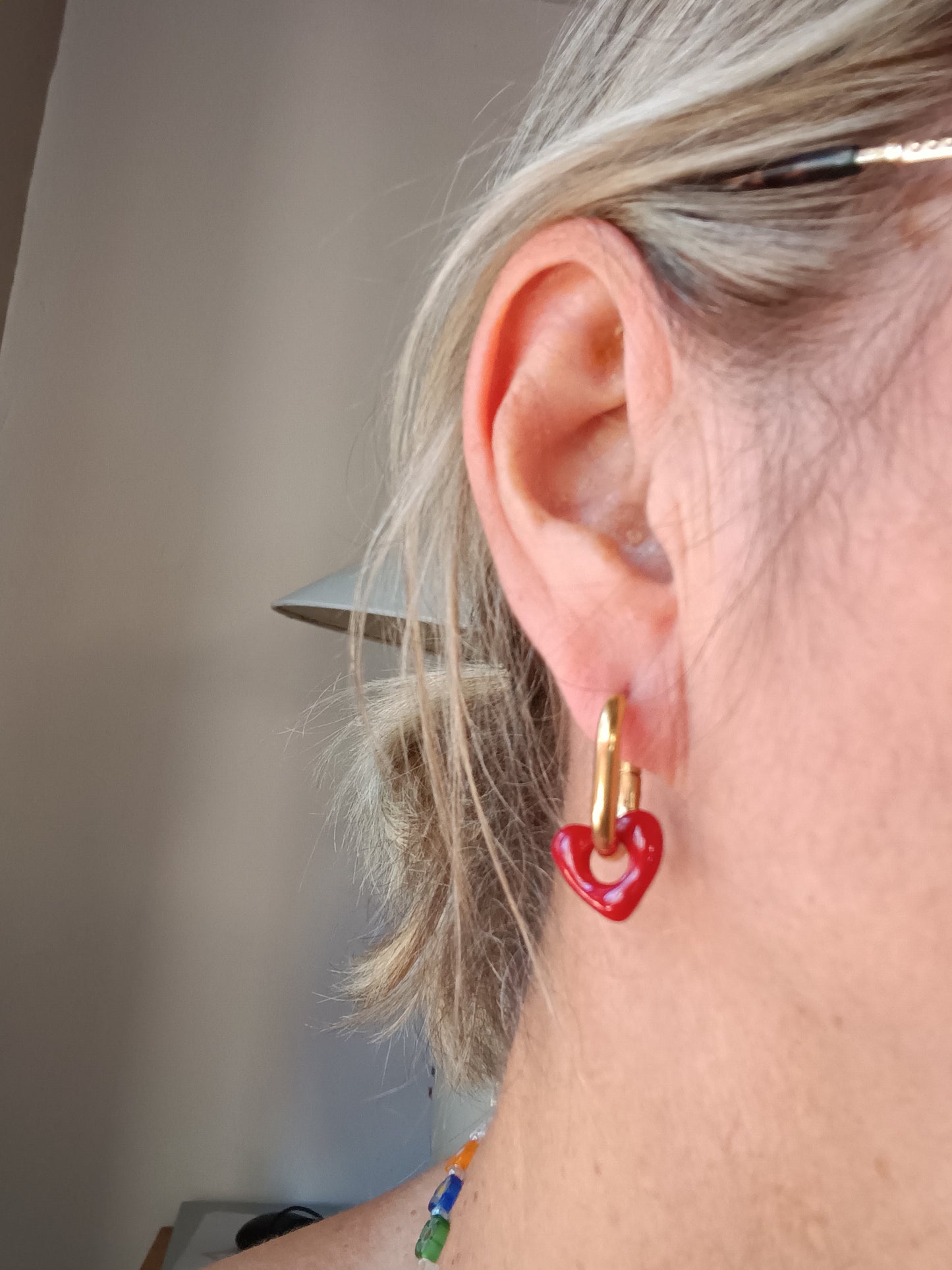 Boucles d'oreilles a pendantes en forme de cœur rouge