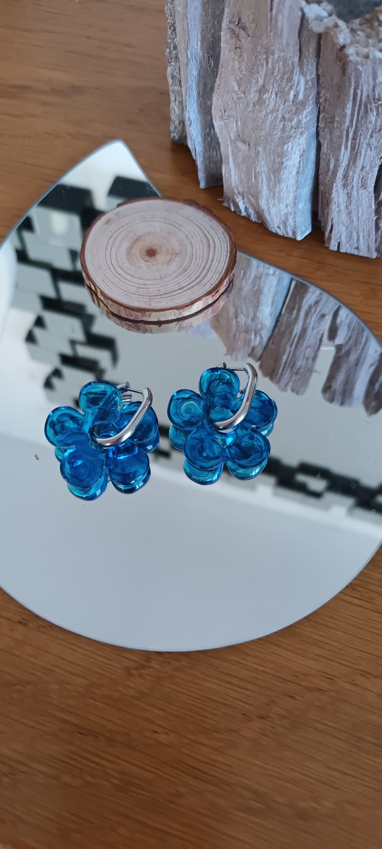 Boucles d'oreilles en résine encre à alcool coloré fleur
