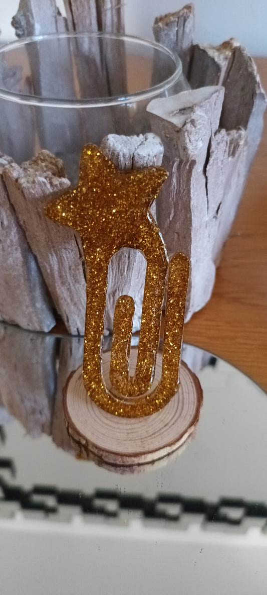 Marque page en résine en forme de trombone étoile