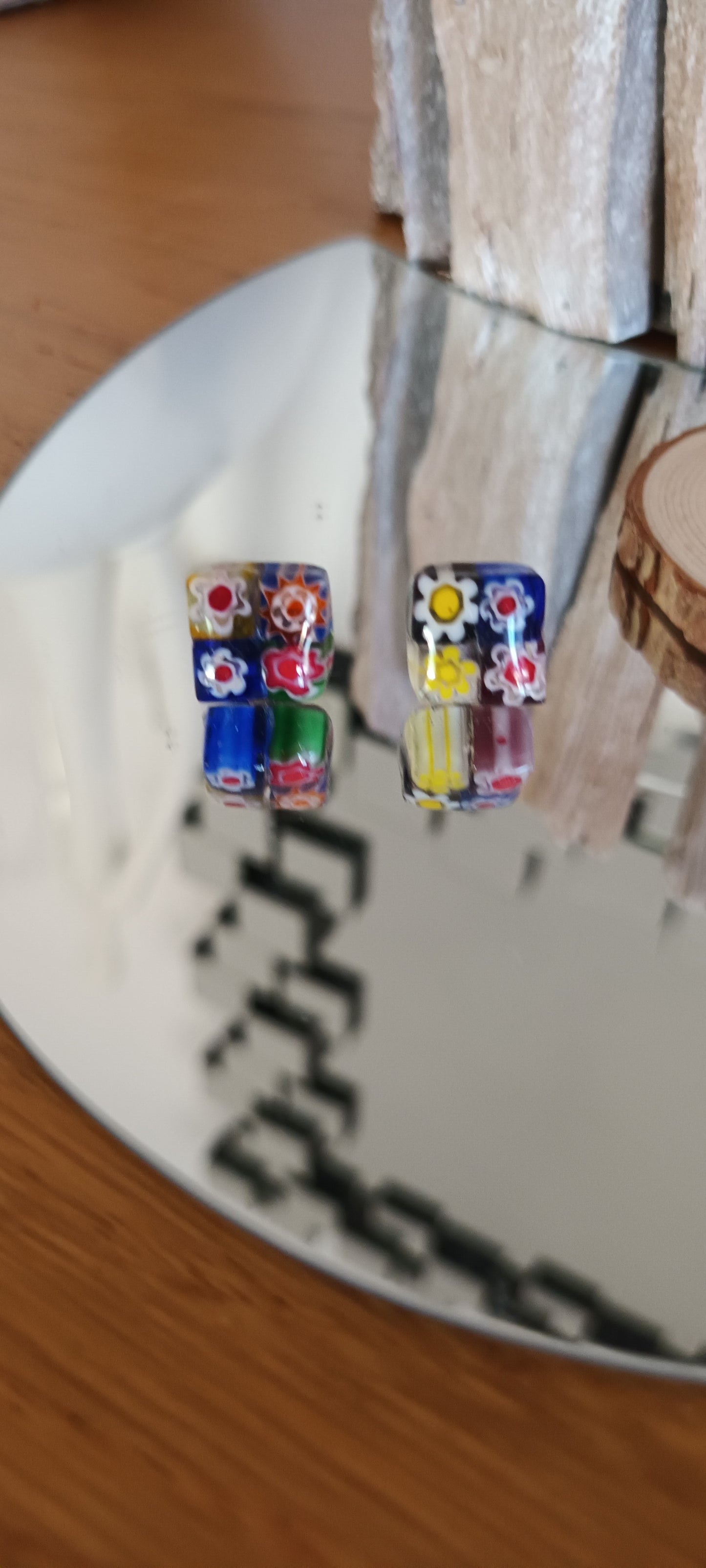 Boucles d'oreilles en résine avec verre soufflé Murano