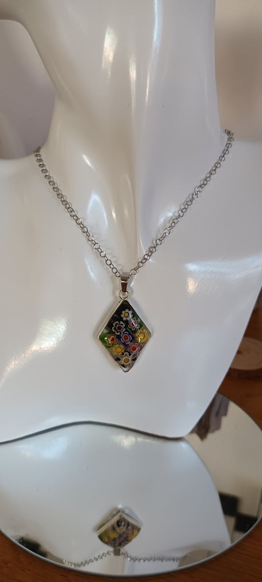 Collier pendentif losange verre Murano multicolore