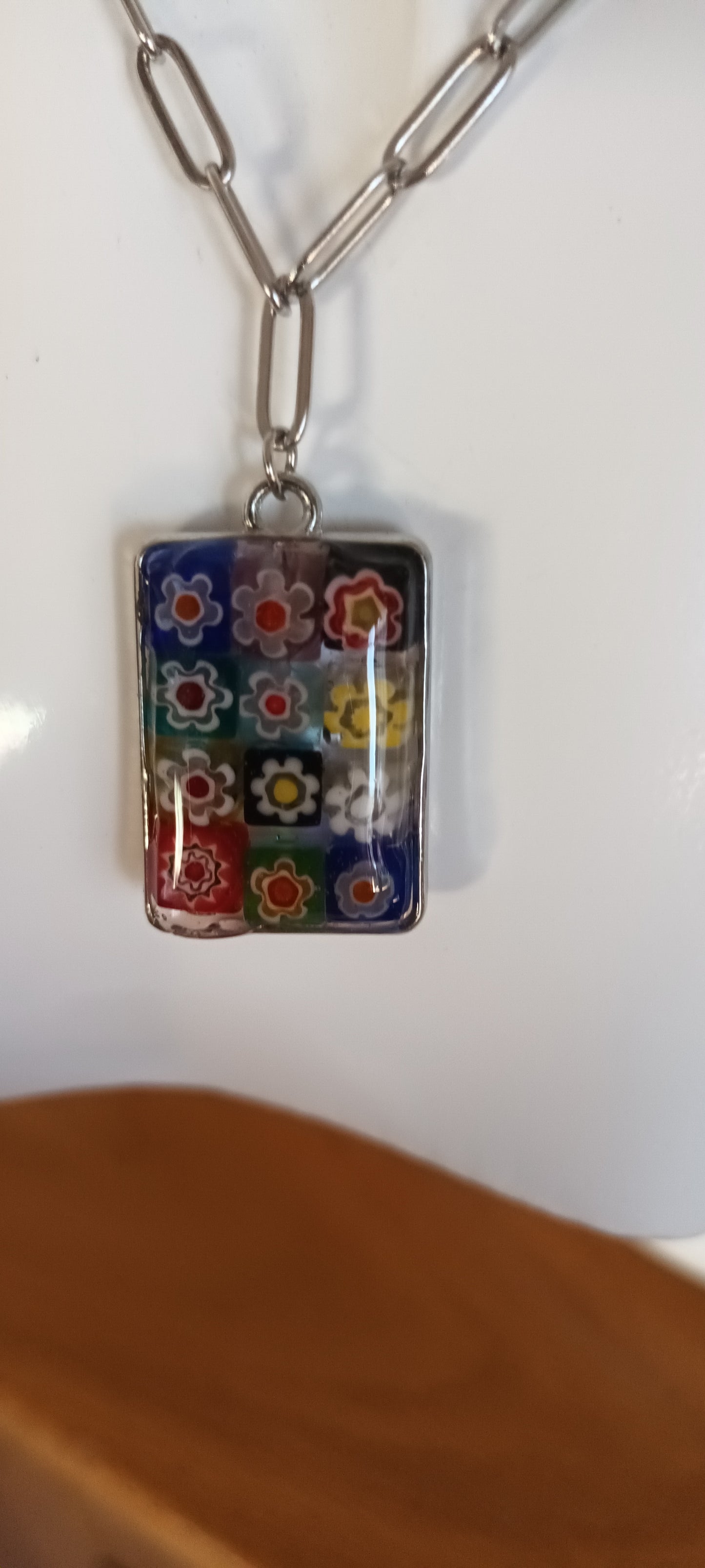 Collier pendentif rectangulaire verre Murano multicolore