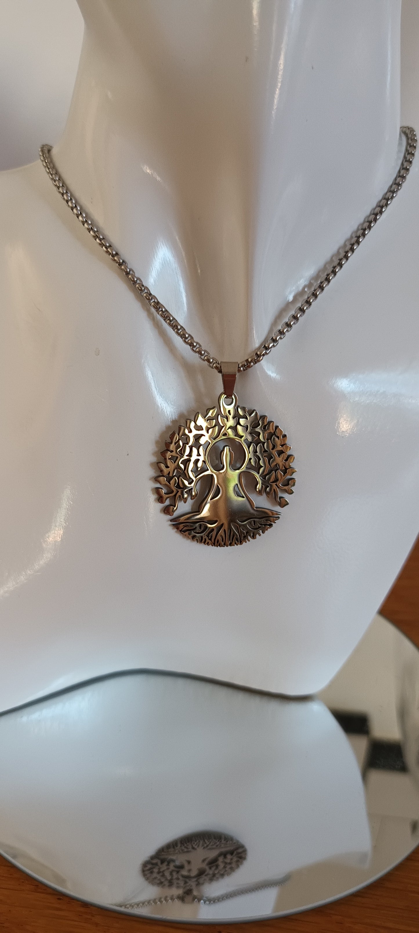 collier pendentif de méditation bouda arbre de vie argenté