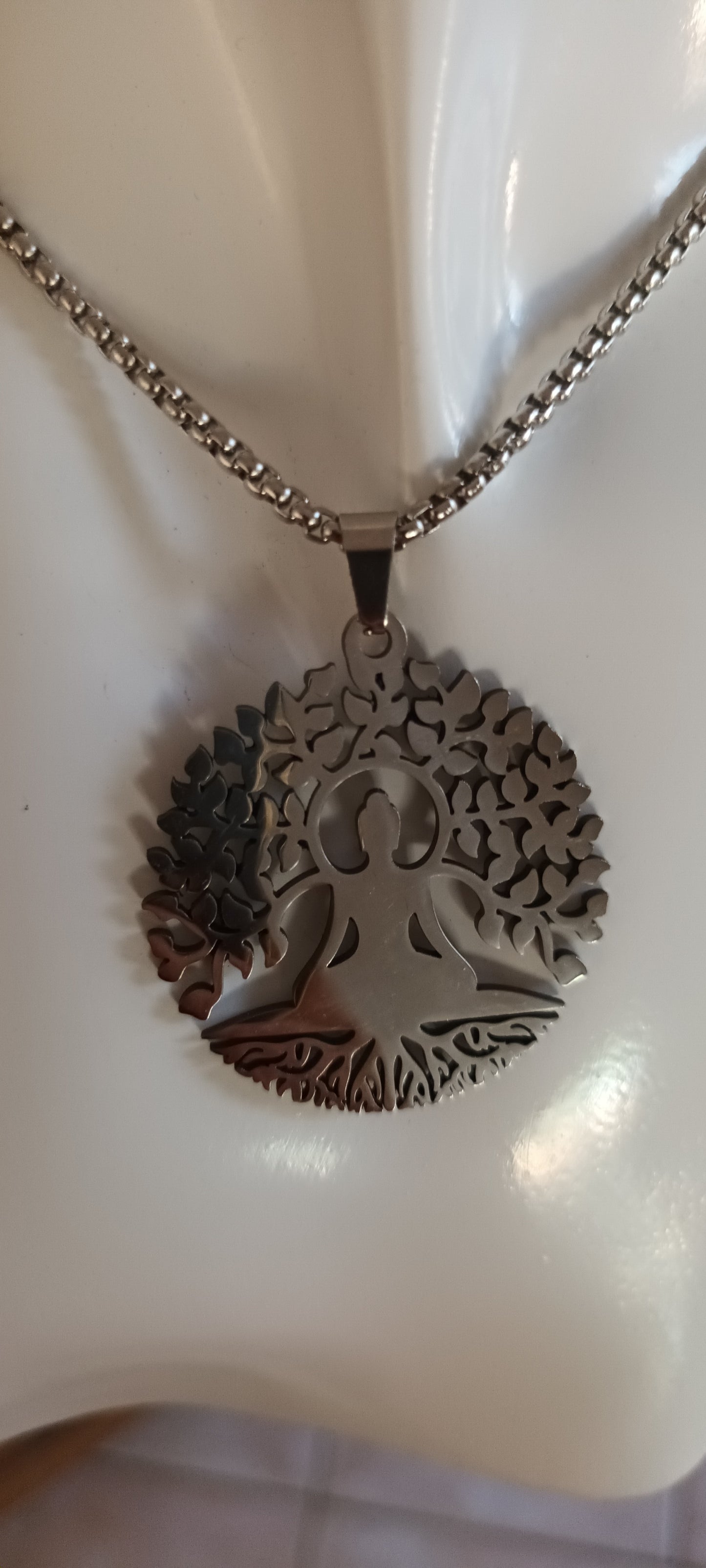 collier pendentif de méditation bouda arbre de vie argenté