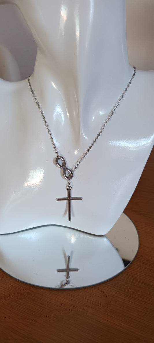 Collier pendentif croix minimaliste chanceux