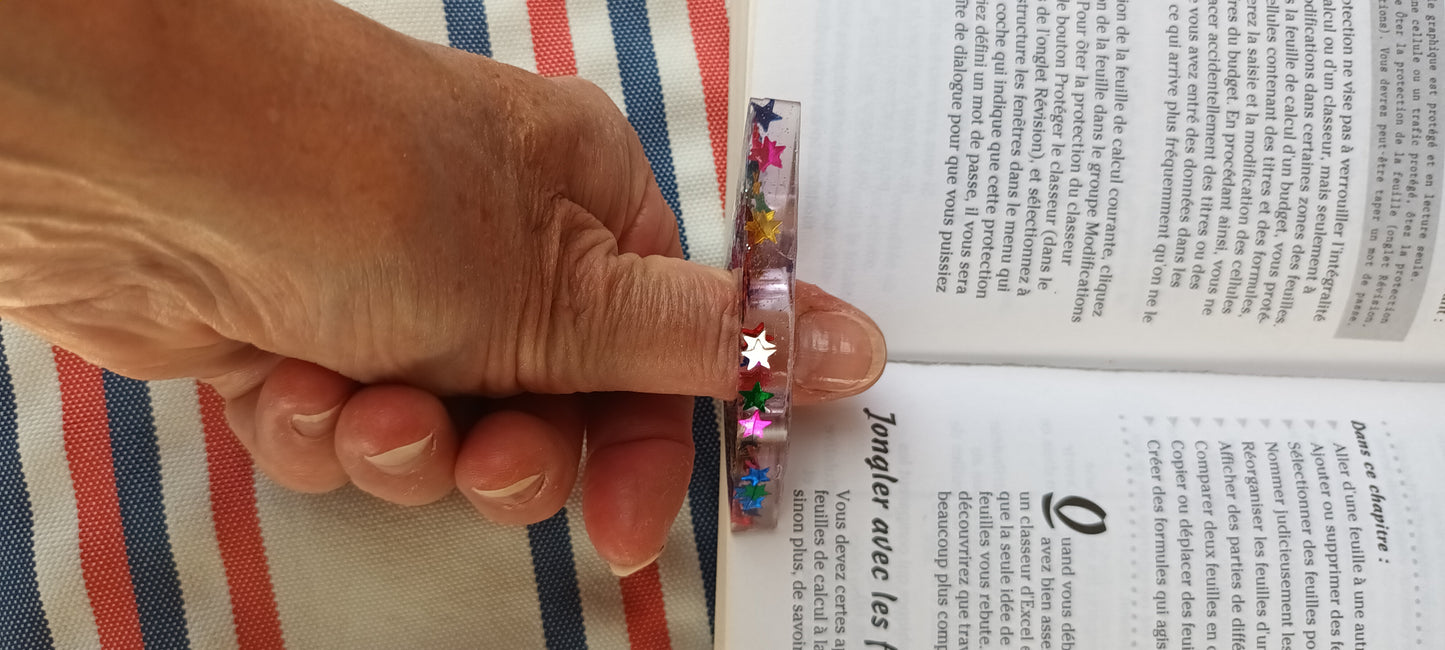 Porte page en résine bleu paillettes où étoiles