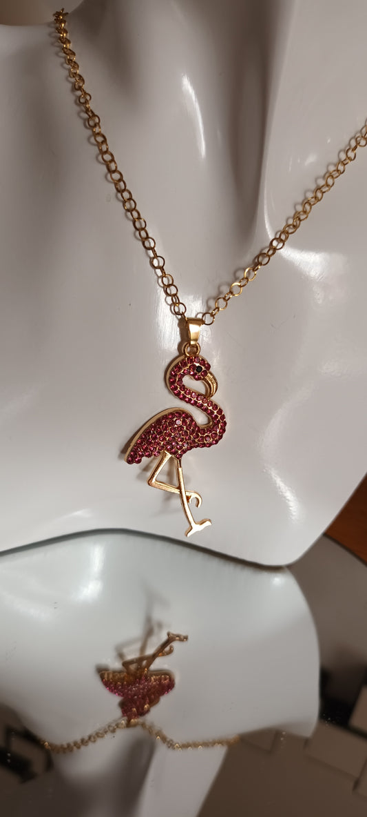 Collier pendentif flamant rose en strass
