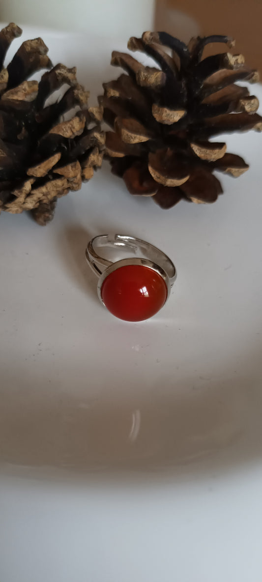 Bague en pierre précieuse de cornaline.