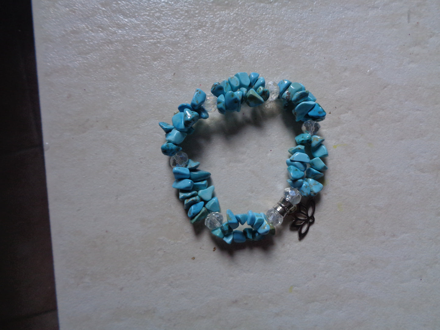 Bracelet en pierre naturel turquoise.