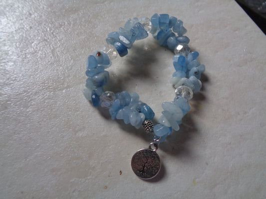 Bracelet en pierre naturel aigue marine.