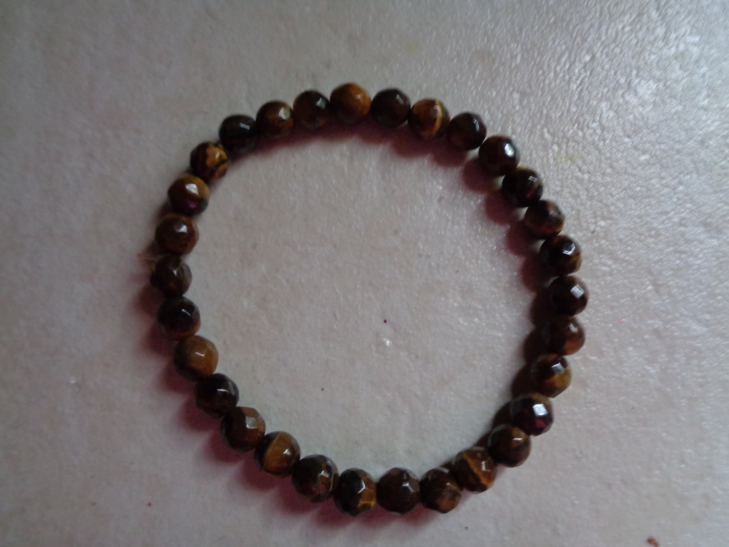 Bracelet en pierre précieuse  naturel  de 6mm œil de tigre