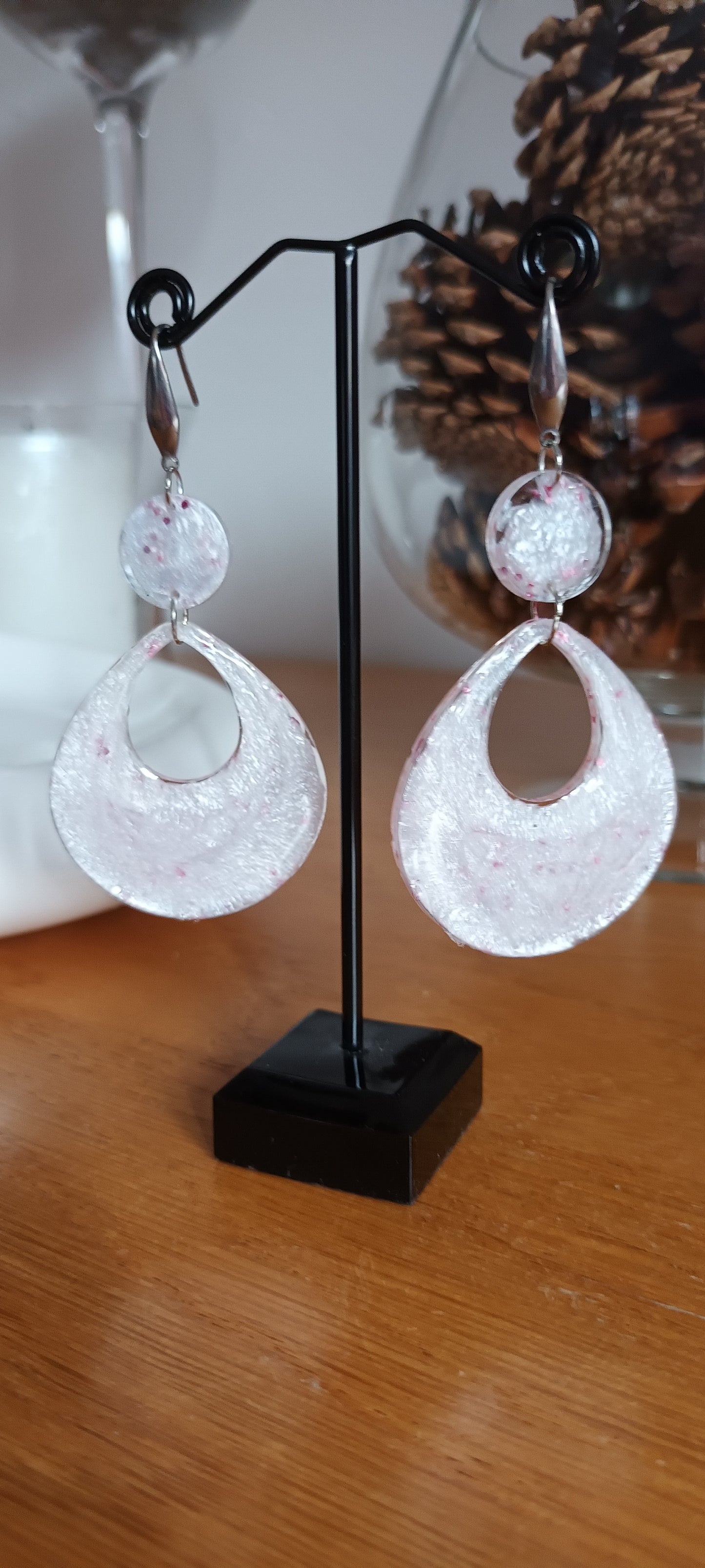 Boucles d'oreilles en résine blanc double