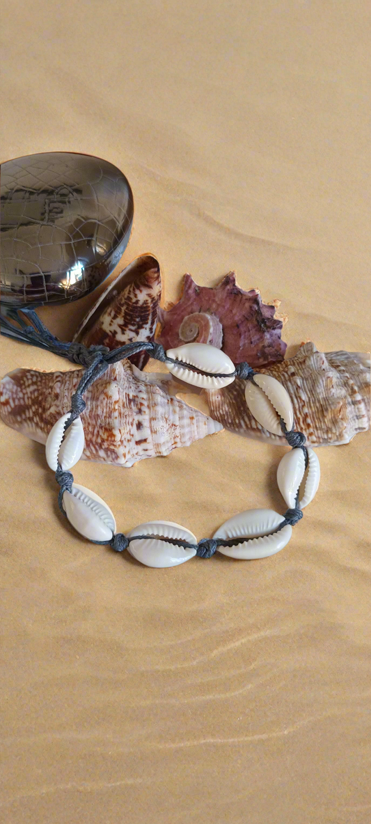 Bracelet en coquillages véritables liens gris