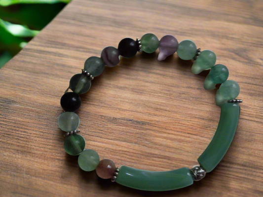 Bracelet en pierre précieuse  naturel de 8mm fluorite et tube acrylique vert