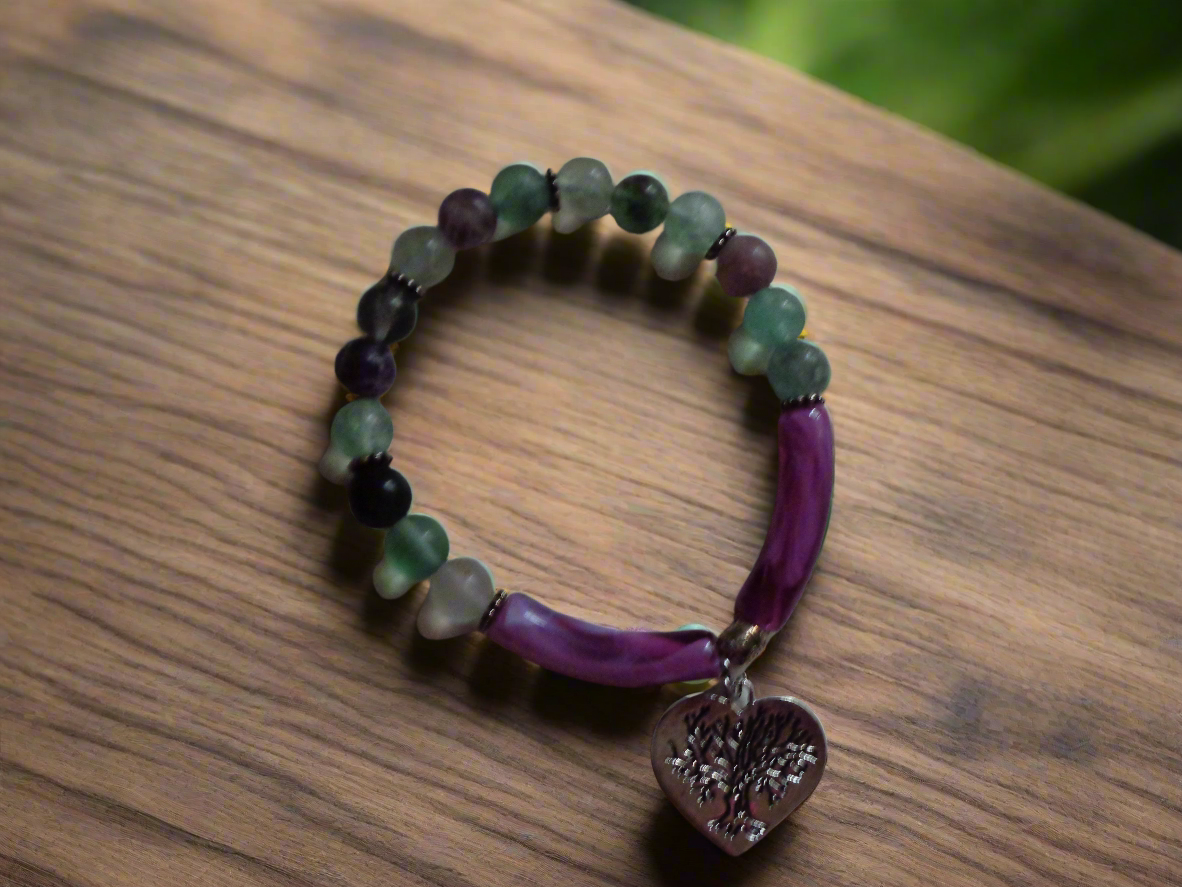Bracelet en pierre précieuse naturel  améthyste et aventurine , tube acrylique violet.
